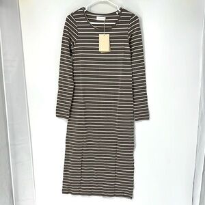 Mama licious NWT maternity midi dress small